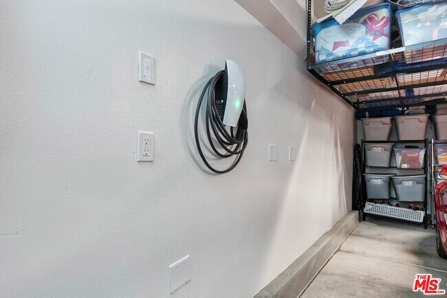 Building Photo - 749 Daniel Freeman Cir
