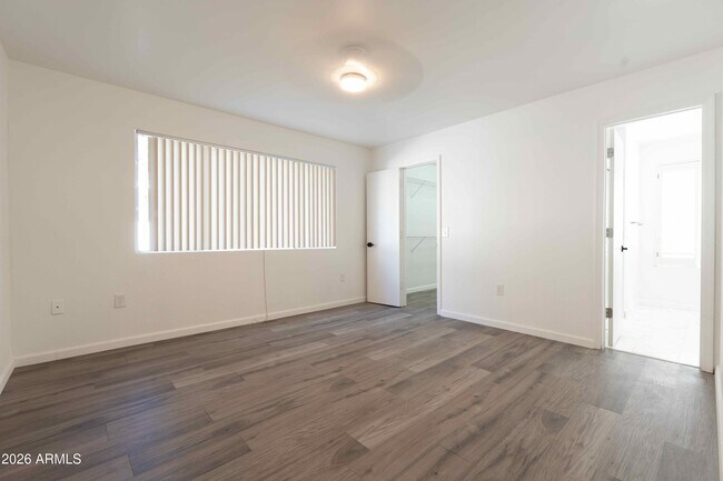 Building Photo - 3424 W Thude Dr