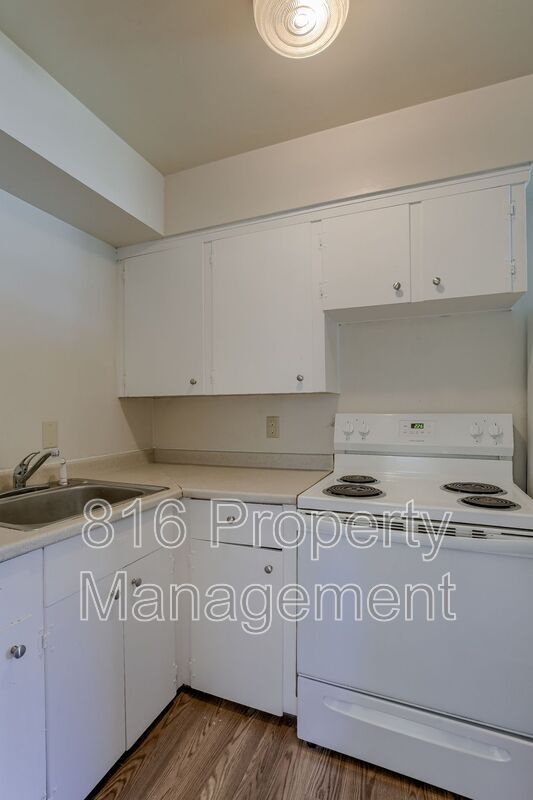 Building Photo - 15411 Barat Ave