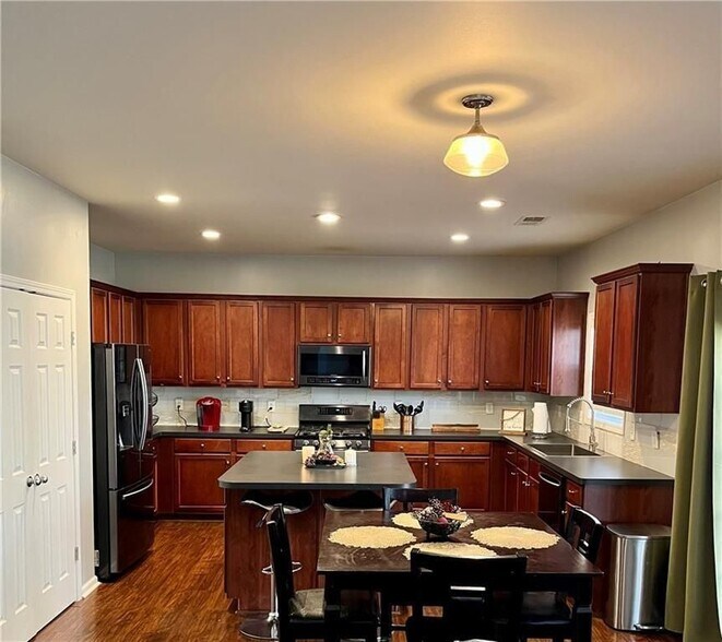 Building Photo - 2787 Glenlocke Way NW