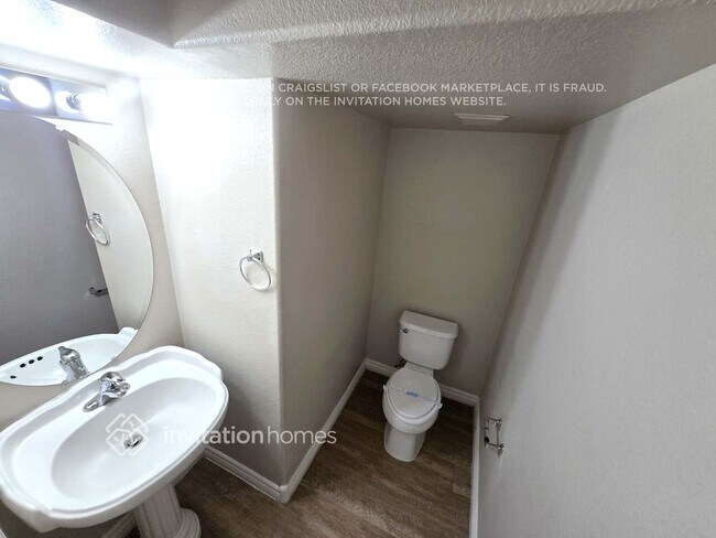 Building Photo - 5492 Oatfield St