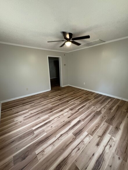 Building Photo - 1213 Starke Ave
