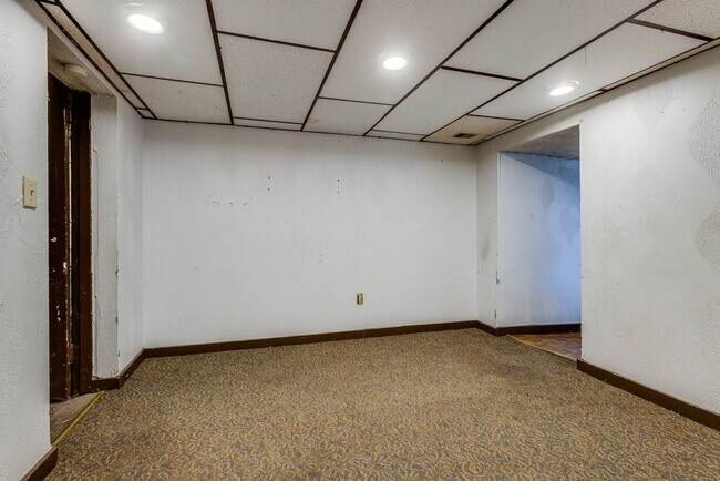Building Photo - Brighton Heights 3 Bedroom Townhome