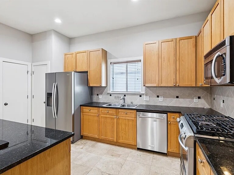 Building Photo - 4830 Cedar Springs Rd