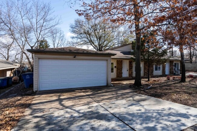 Building Photo - S Hudson Ave Duplex