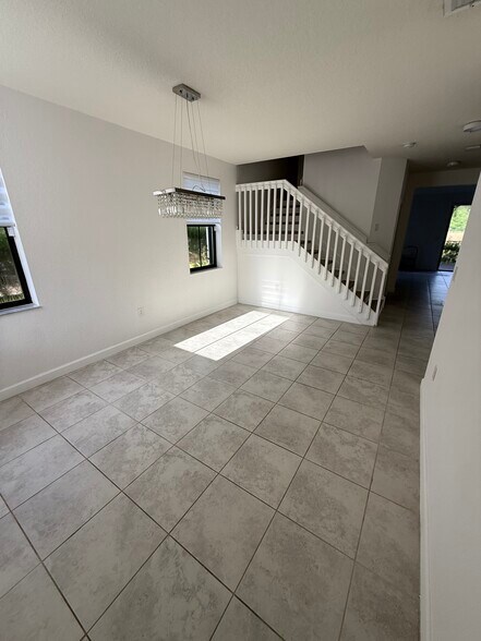 Building Photo - 5033 Kobus Ter