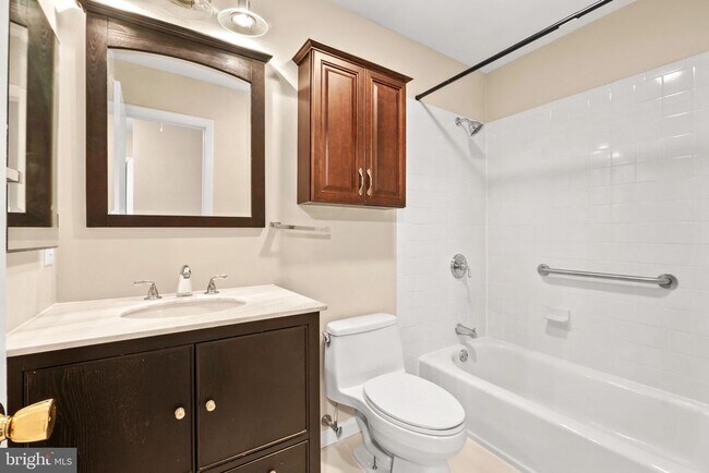 Building Photo - 1813 Glade Ct