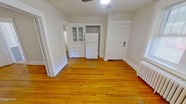 Building Photo - 568 Park Ave