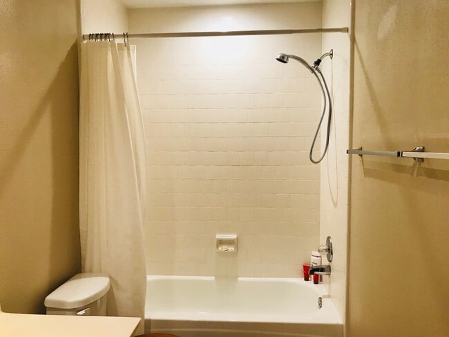 Building Photo - 4747 Backenberry Dr