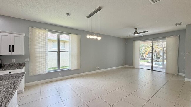 Building Photo - 4860 Chalfont Dr