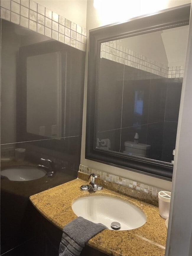 Building Photo - 3007 NW 5th Terrace