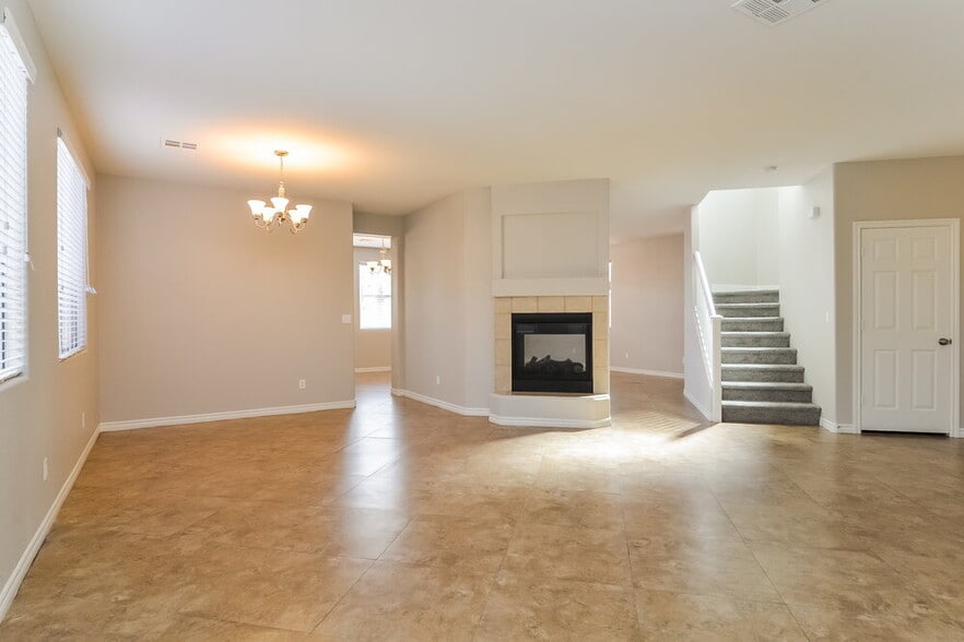 Building Photo - 649 Summit Valley Ln