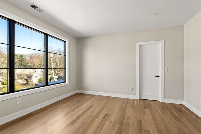 Building Photo - 93 Sevland Rd