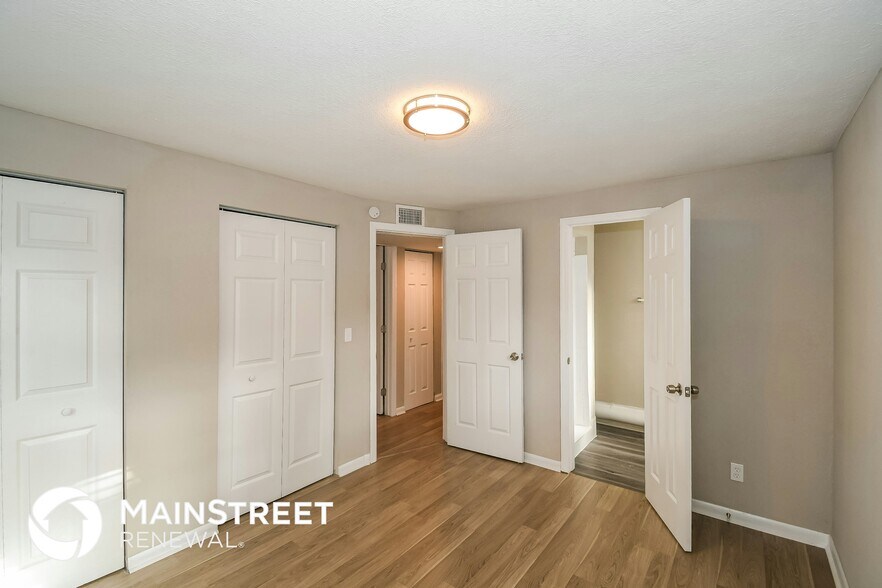 Building Photo - 335 Bonnlyn Dr