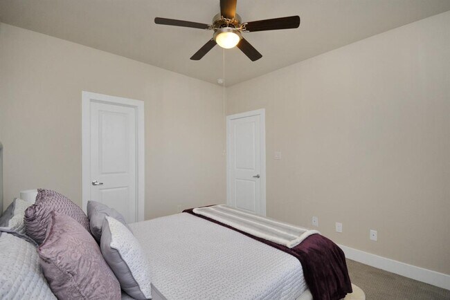 Building Photo - 8821 Hollister Pine Ct