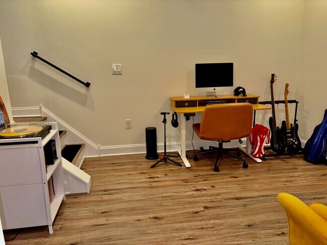 Building Photo - 511 Gorgas Ln