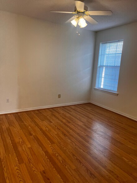 Building Photo - 8080 Castle Pointe Way