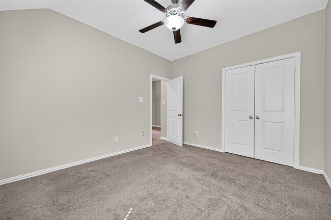 Building Photo - 4550 Shallow Ember Dr