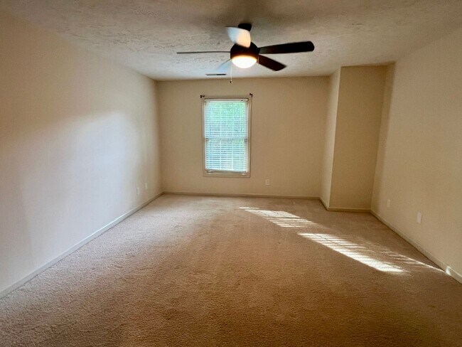 Building Photo - 1302 Honeywood Pl