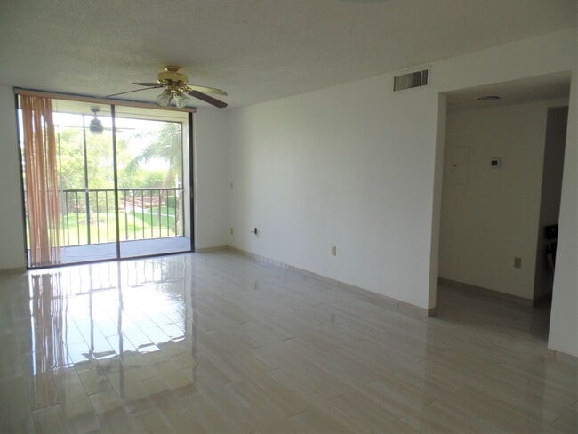 Building Photo - 2/2 UNFURNISHED Condo in Pasadena Cove. Ne...