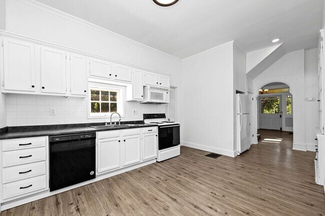 Building Photo - 1753 Williams Ave