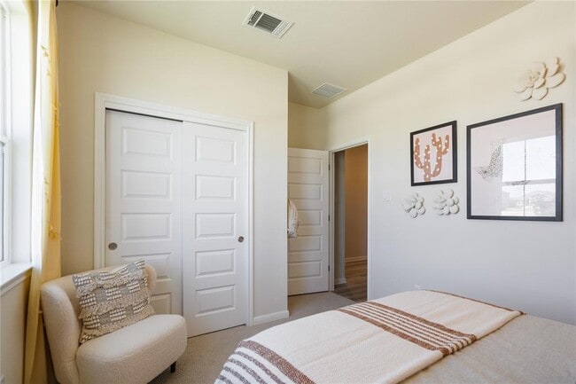 Building Photo - 2428 Ekvall Dr
