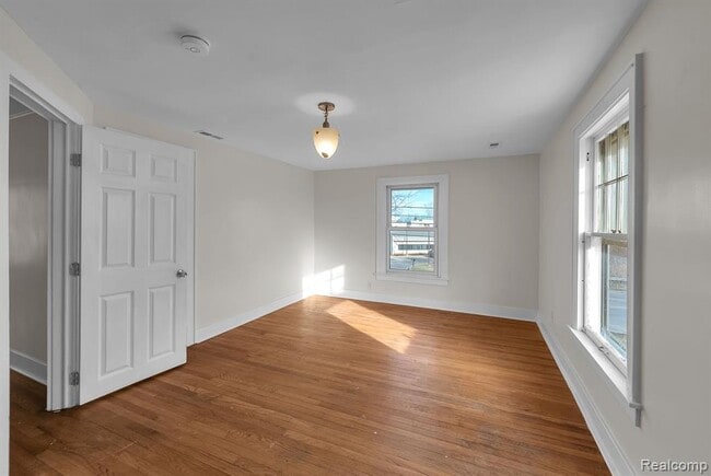 Building Photo - 3524 S Haggerty Rd