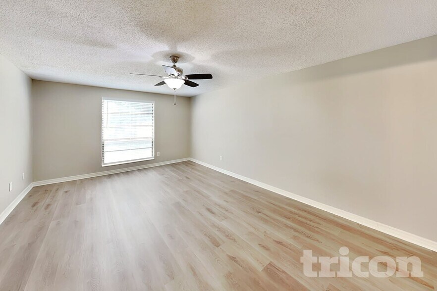 Building Photo - 506 Emberwood Dr