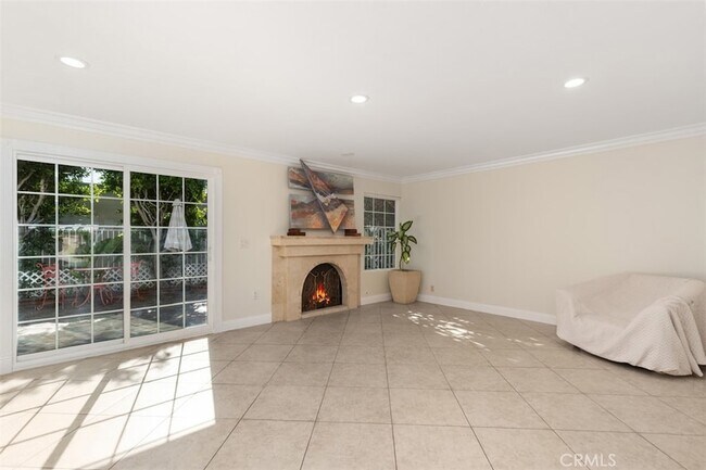 Building Photo - 2 Meadowsweet Way