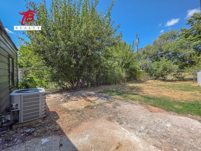Building Photo - Charming and Newly Renovated 4-Bedroom Hom...