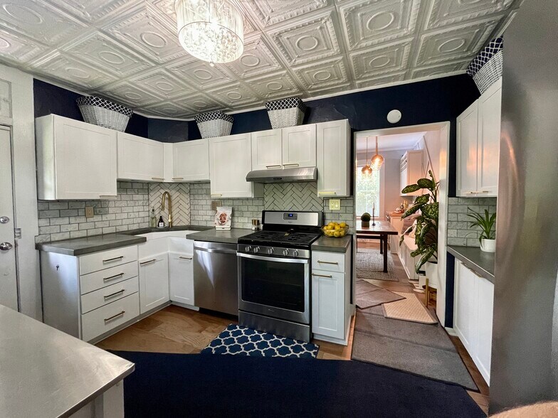 Building Photo - 196 E Columbus St