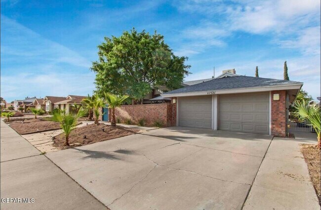 Building Photo - 11521 James Grant Dr