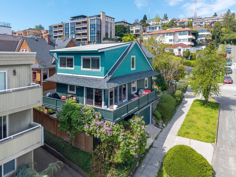 Building Photo - 173 Aloha St
