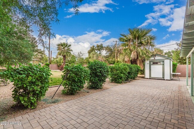 Building Photo - 1416 S College Ave