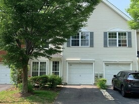 Building Photo - 304 Harvest Ln