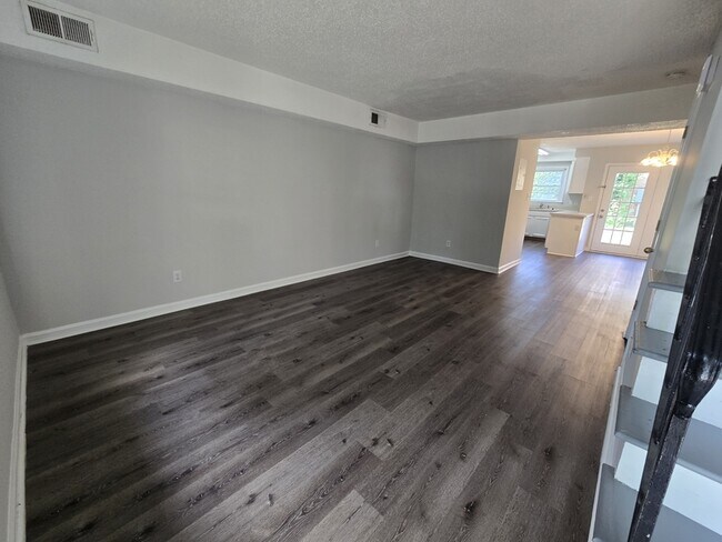 Building Photo - 4812 Blue Bird Ct