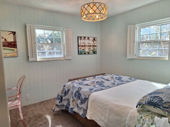 Building Photo - NEW SMYRNA BEACH MONTHLY WINTER RENTAL - P...