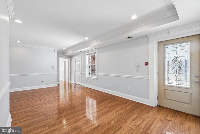 Building Photo - 1730 Pine St