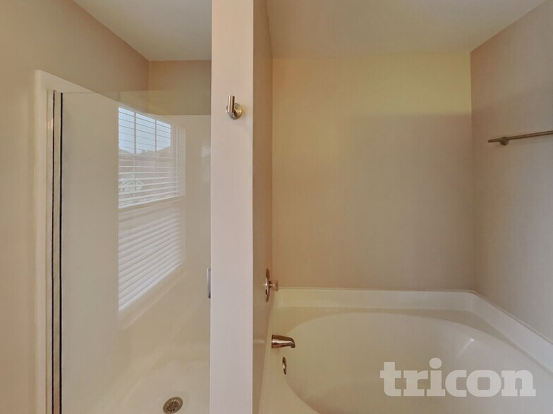 Building Photo - 2187 Erin Ln