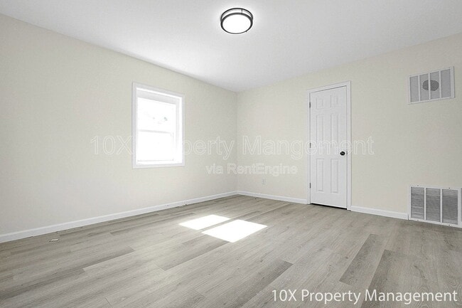 Building Photo - 685 S Wheatland Ave