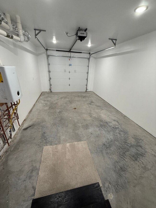 Building Photo - New Energy Efficient Constuction!