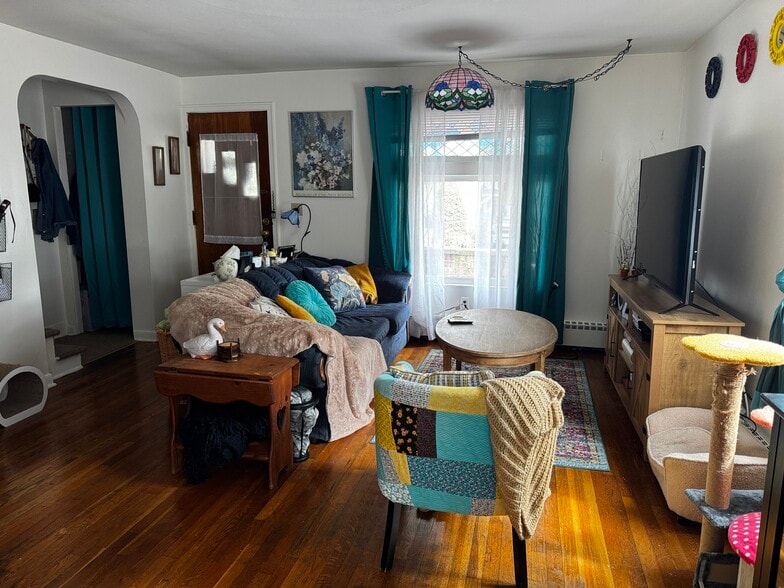 Primary Photo - 21 Park St