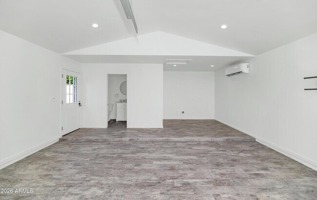 Building Photo - 114 W Windsor Ave