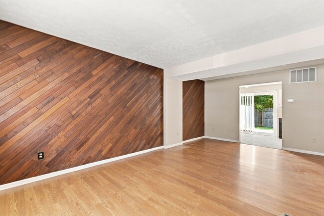 Building Photo - 46 Otsego Dr
