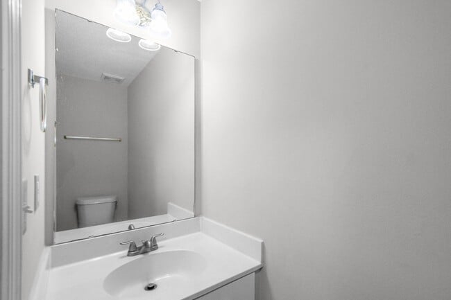 Building Photo - Spacious 2-Story Home with Finished Basement!