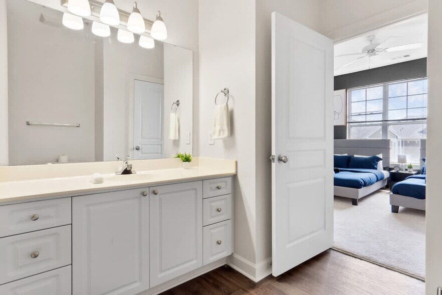 Building Photo - 7038 Almaden Way