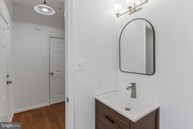 Building Photo - 6033 Grenfell Loop