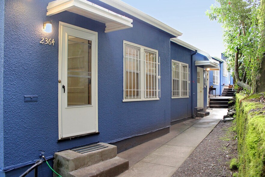 Building Photo - 2356-2366 SW Cactus Dr