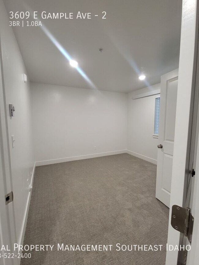 Building Photo - 3609 E Gample Ave