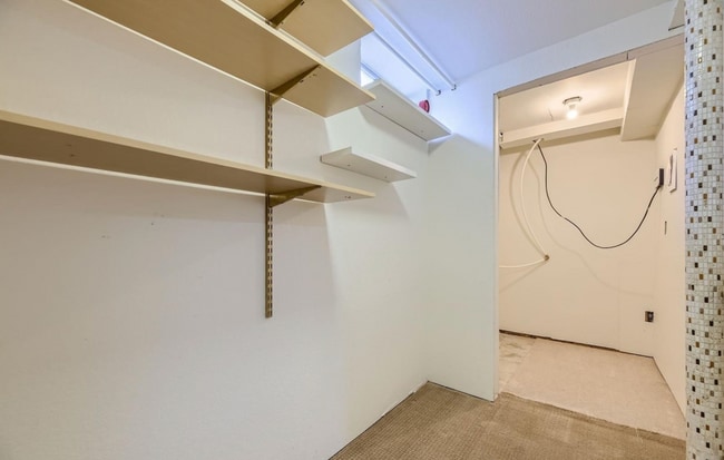 Building Photo - 4760 E Colorado Ave